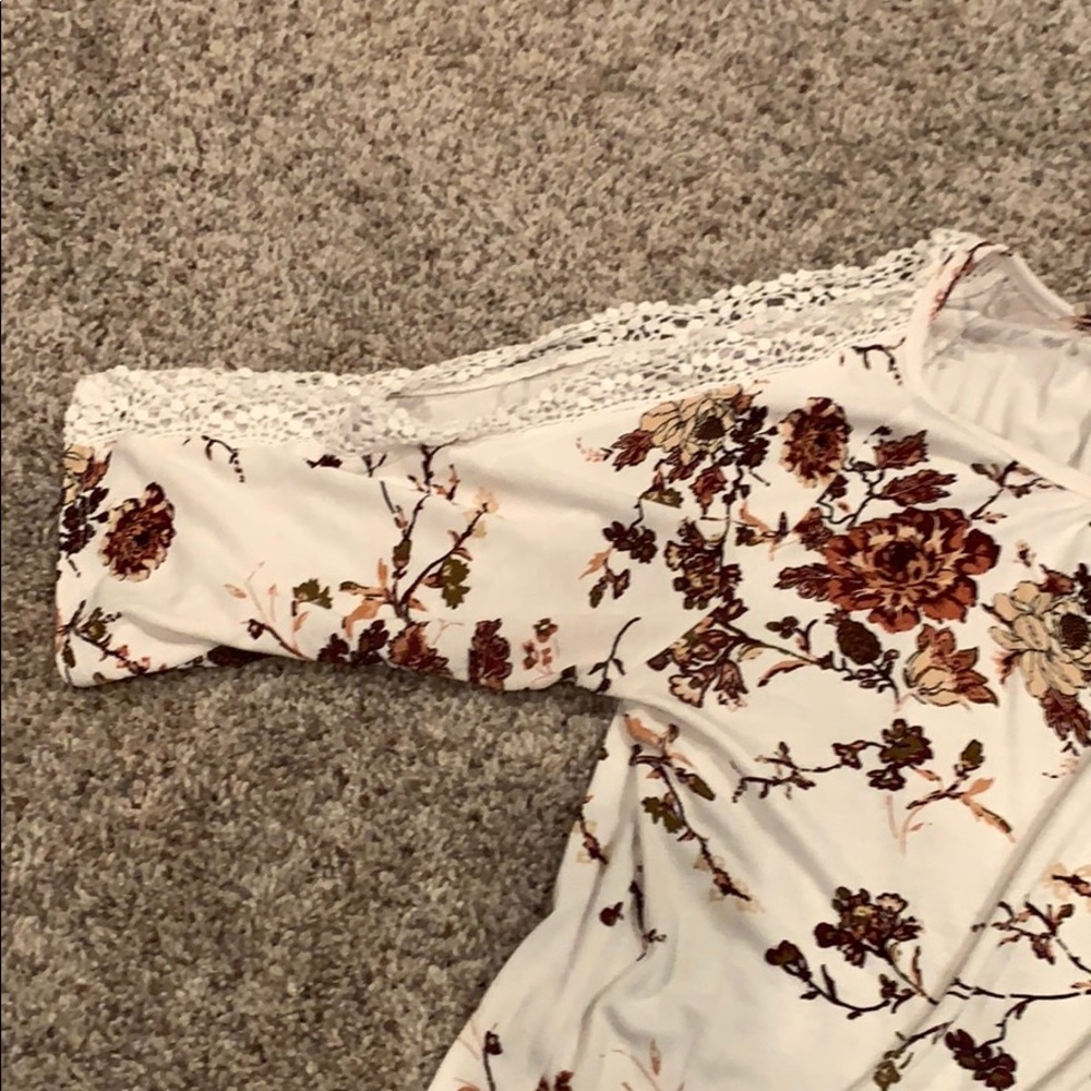 Open shoulder top - Picture 3 of 6